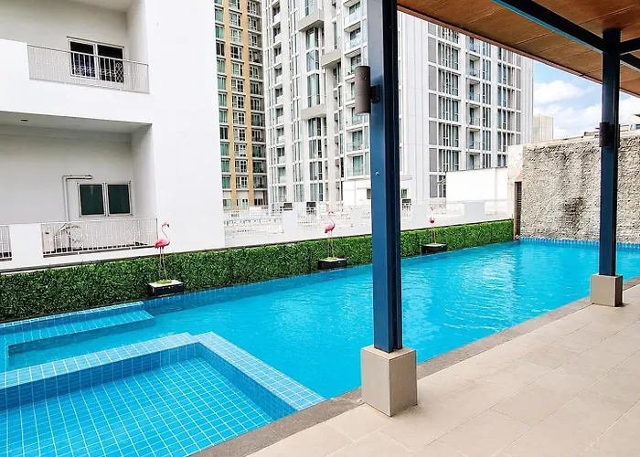 Apartment Modern 1br Rooftop Pool 300m To Bts Nana Sukhumvit