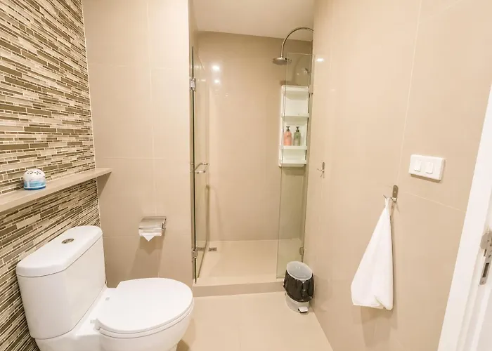 Modern 1br Rooftop Pool 300m To Bts Nana Sukhumvit דירה בנגקוק