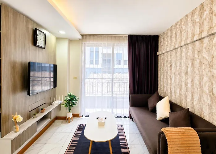 דירה Modern 1br Rooftop Pool 300m To Bts Nana Sukhumvit בנגקוק